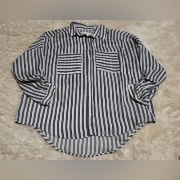Everly Women’s Size L Black & White Striped Shirt With Embroidered Flowers EUC - Picture 1 of 8